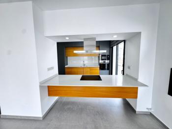 KKTC Lefkoşa Yenikent Bölgesinde Kapalı Otoparklı ve Şömineli 3+1 Kiralık Daire