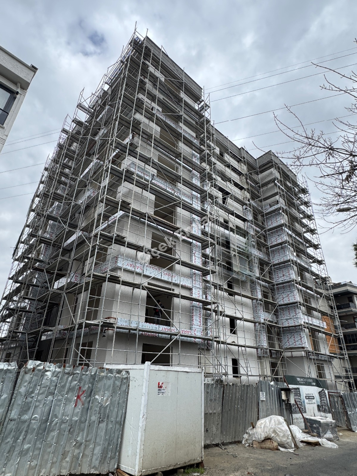Akşemsettin'de İnşaatı Devam Eden Otoparklı Proje'de 2+1 Sıfır Satılık Daire 