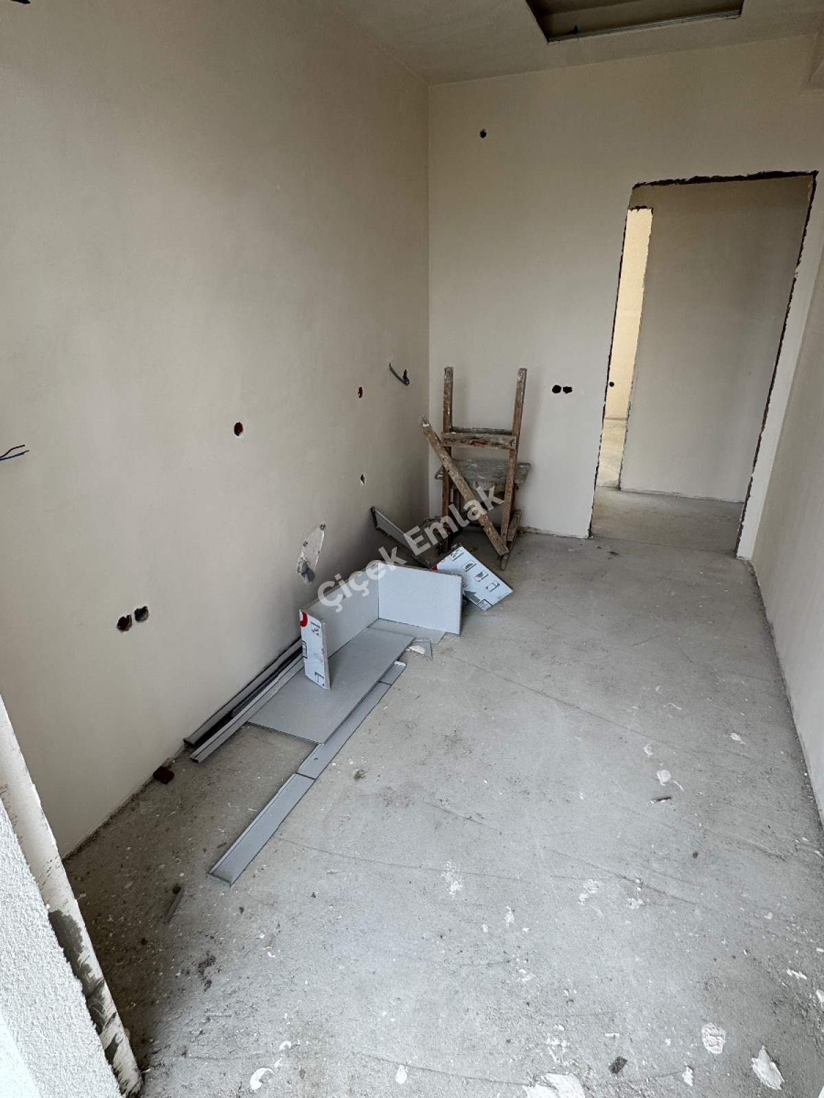 Akşemsettin'de İnşaatı Devam Eden Otoparklı Proje'de 2+1 Sıfır Satılık Daire 
