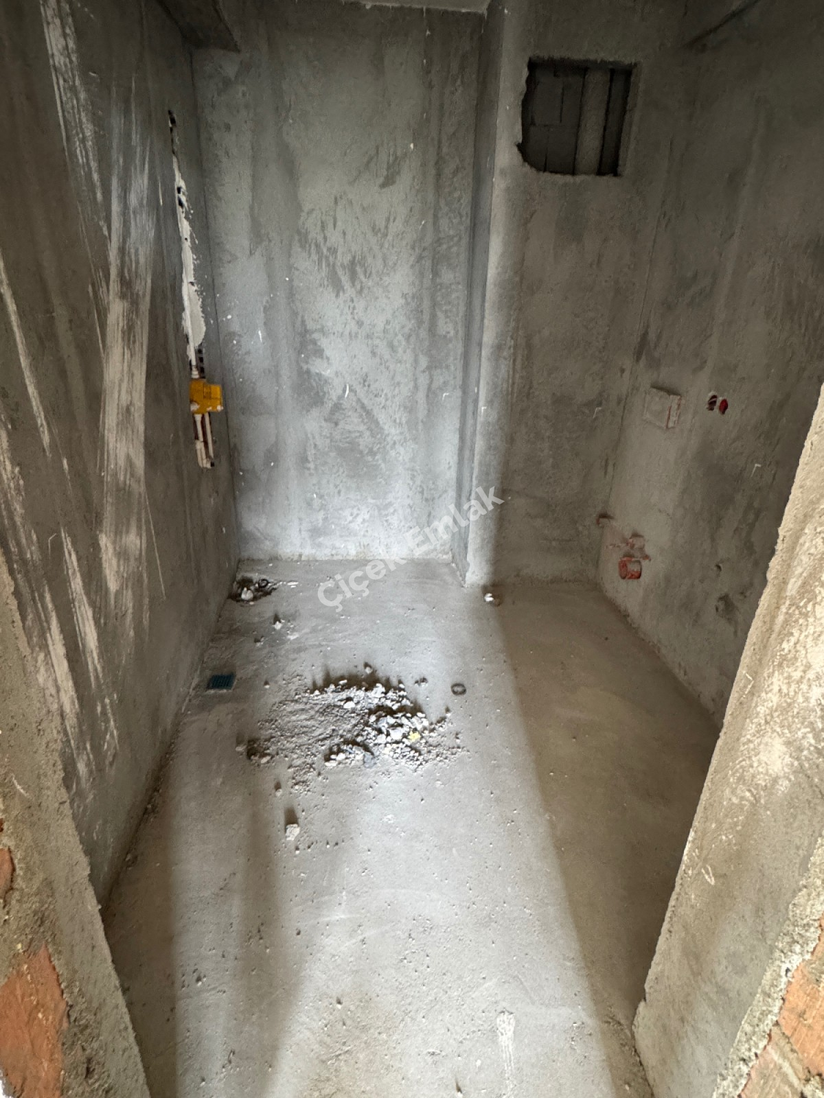 Akşemsettin'de İnşaatı Devam Eden Otoparklı Proje'de 2+1 Sıfır Satılık Daire 