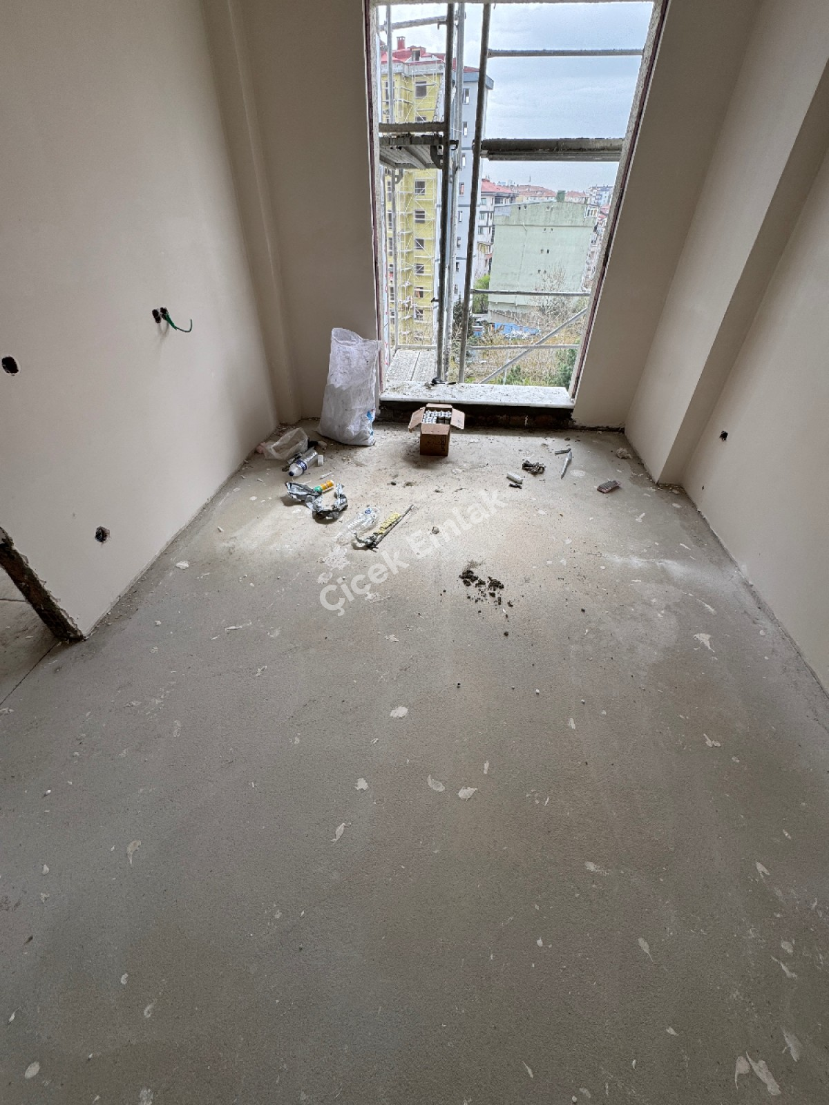Akşemsettin'de İnşaatı Devam Eden Otoparklı Proje'de 2+1 Sıfır Satılık Daire 