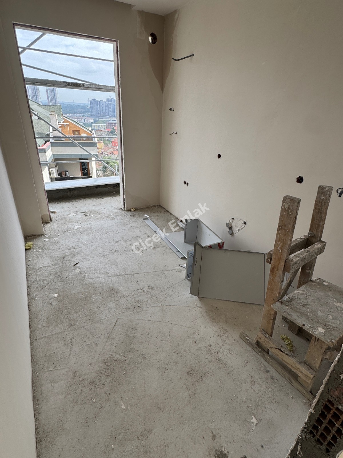 Akşemsettin'de İnşaatı Devam Eden Otoparklı Proje'de 2+1 Sıfır Satılık Daire 