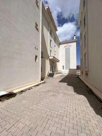 AFYON ÜÇOK EMLAKTAN SELÇUKLU MAH 1+1 60M² EŞYALI TEMİZ BAKIMLI SATILIK DAİRE 