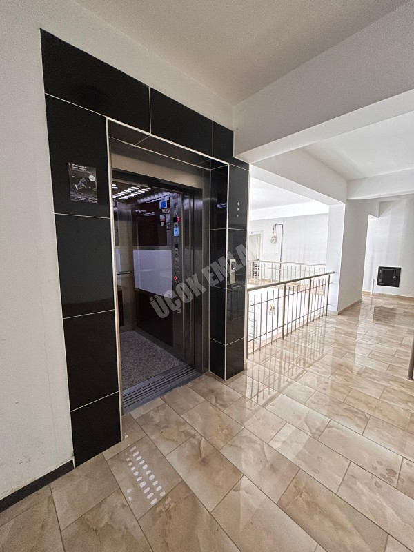 AFYON ÜÇOK EMLAKTAN SELÇUKLU MAH 1+1 60M² EŞYALI TEMİZ BAKIMLI SATILIK DAİRE 