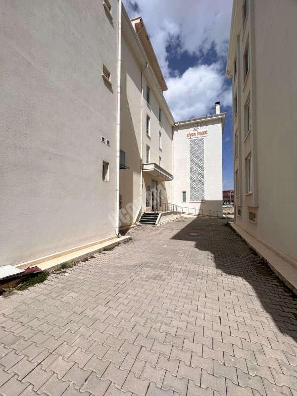AFYON ÜÇOK EMLAKTAN SELÇUKLU MAH 1+1 60M² EŞYALI TEMİZ BAKIMLI SATILIK DAİRE 