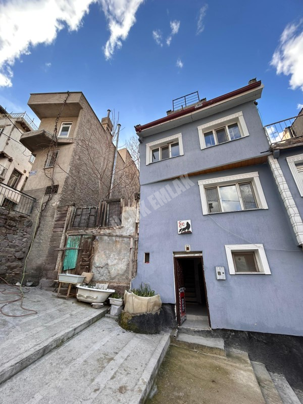 AFYON ÜÇOK EMLAKTAN FAKIPAŞA MAH 3+1 50M² MÜSTAKİL SATILIK EV 