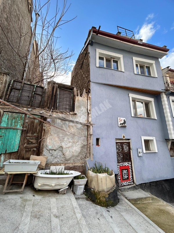 AFYON ÜÇOK EMLAKTAN FAKIPAŞA MAH 3+1 50M² MÜSTAKİL SATILIK EV 