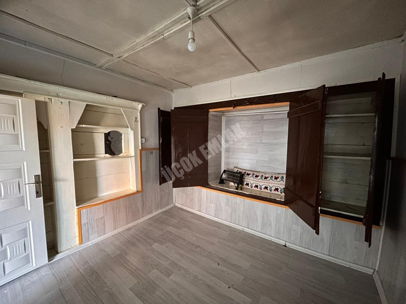 AFYON ÜÇOK EMLAKTAN FAKIPAŞA MAH 3+1 50M² MÜSTAKİL SATILIK EV 