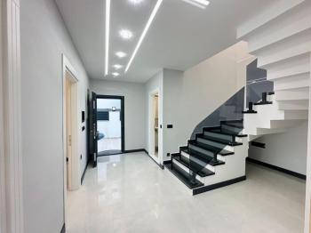  DİDİM EFELER MAHALLESİ’NDE ULTRA LÜKS 4+1 TAM MÜSTAKİL AYRI MUTFAK | AKILLI SİSTEM | HAVUZLU & OTOPARKLI KÖŞE BAŞI FIRSAT VİLLA 