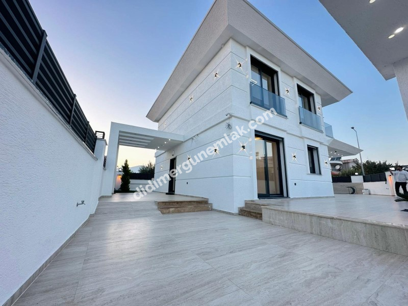  DİDİM EFELER MAHALLESİ’NDE ULTRA LÜKS 4+1 TAM MÜSTAKİL AYRI MUTFAK | AKILLI SİSTEM | HAVUZLU & OTOPARKLI KÖŞE BAŞI FIRSAT VİLLA 