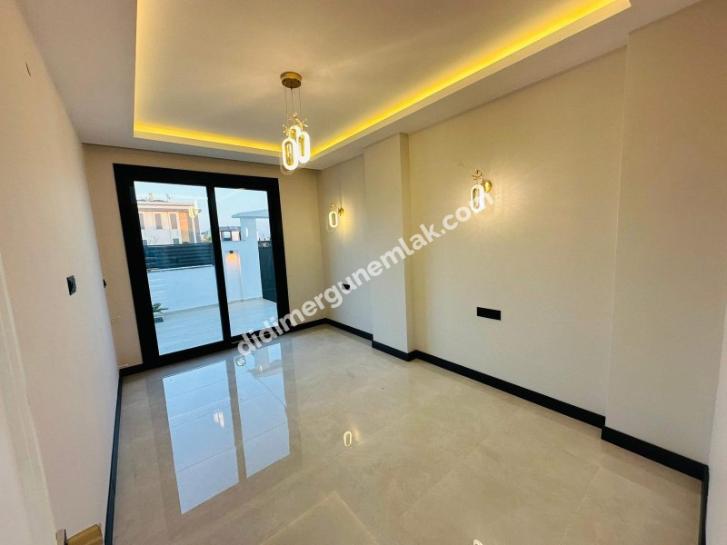  DİDİM EFELER MAHALLESİ’NDE ULTRA LÜKS 4+1 TAM MÜSTAKİL AYRI MUTFAK | AKILLI SİSTEM | HAVUZLU & OTOPARKLI KÖŞE BAŞI FIRSAT VİLLA 