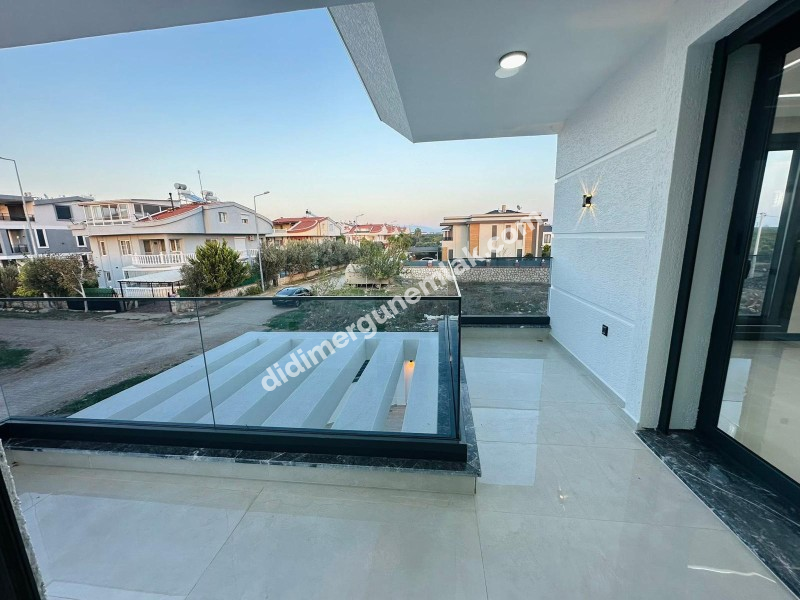  DİDİM EFELER MAHALLESİ’NDE ULTRA LÜKS 4+1 TAM MÜSTAKİL AYRI MUTFAK | AKILLI SİSTEM | HAVUZLU & OTOPARKLI KÖŞE BAŞI FIRSAT VİLLA 