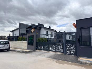 GÜVENAY - ÇORUM SLİM KENT SİTE İÇERİSİNDE 4+1 SATILIK FIRSAT VİLLA
