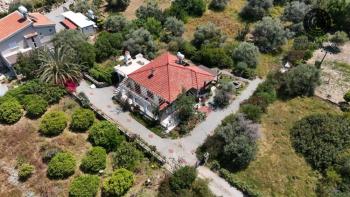 Kıbrıs Girne Çatalköy Bölgesinde Satılık 3307 M2 Büyüklüğünde Arsa