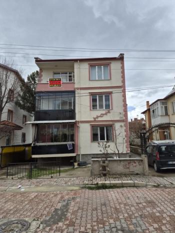 AFYON ÜÇOK EMLAKTAN KANLICA MAH 2+1 90M² TEMİZ BAKIMLI SATILIK DAİRE 