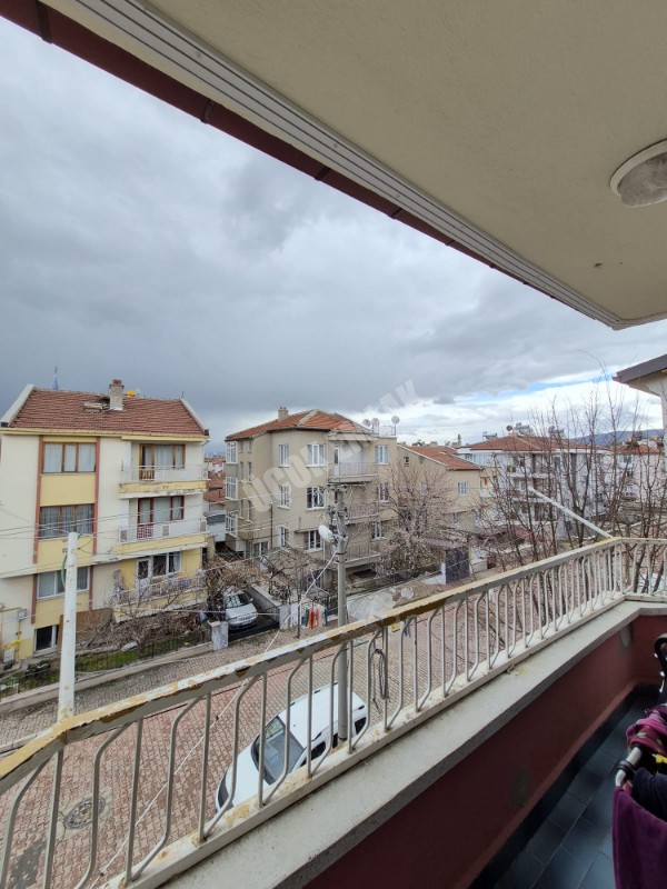 AFYON ÜÇOK EMLAKTAN KANLICA MAH 2+1 90M² TEMİZ BAKIMLI SATILIK DAİRE 