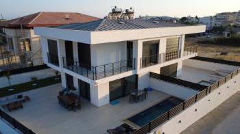  DİDİM ALTINKUM MAHALLESİNDE DENİZE 300 METRE MESAFEDE 3+1 LÜKS SIFIR EŞYALI SATILIK İKİZ VİLLA