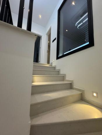  DİDİM ALTINKUM MAHALLESİNDE DENİZE 300 METRE MESAFEDE 3+1 LÜKS SIFIR EŞYALI SATILIK İKİZ VİLLA