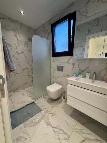  DİDİM ALTINKUM MAHALLESİNDE DENİZE 300 METRE MESAFEDE 3+1 LÜKS SIFIR EŞYALI SATILIK İKİZ VİLLA