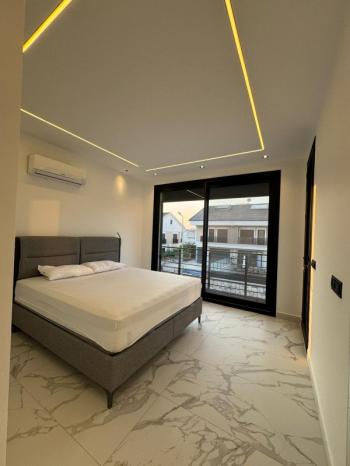  DİDİM ALTINKUM MAHALLESİNDE DENİZE 300 METRE MESAFEDE 3+1 LÜKS SIFIR EŞYALI SATILIK İKİZ VİLLA