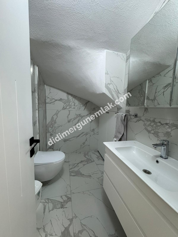  DİDİM ALTINKUM MAHALLESİNDE DENİZE 300 METRE MESAFEDE 3+1 LÜKS SIFIR EŞYALI SATILIK İKİZ VİLLA