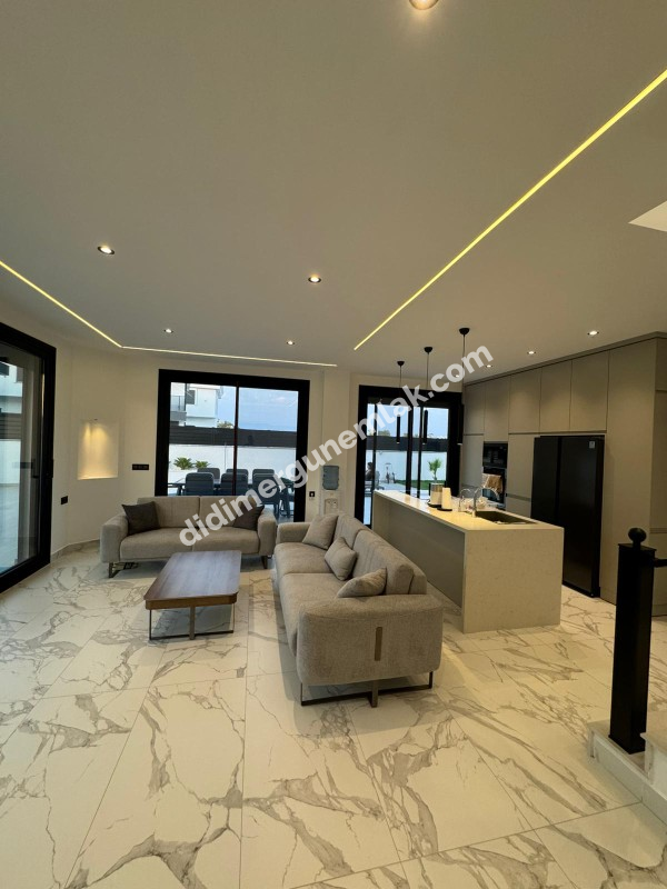  DİDİM ALTINKUM MAHALLESİNDE DENİZE 300 METRE MESAFEDE 3+1 LÜKS SIFIR EŞYALI SATILIK İKİZ VİLLA