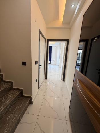 Didim'de Havuzlu Site İçerisinde Satılık 3+1 Dubleks Daire
