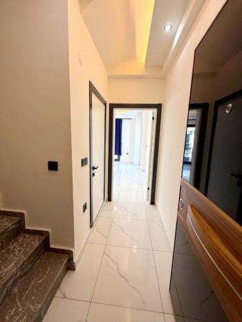 Didim'de Havuzlu Site İçerisinde Satılık 3+1 Dubleks Daire