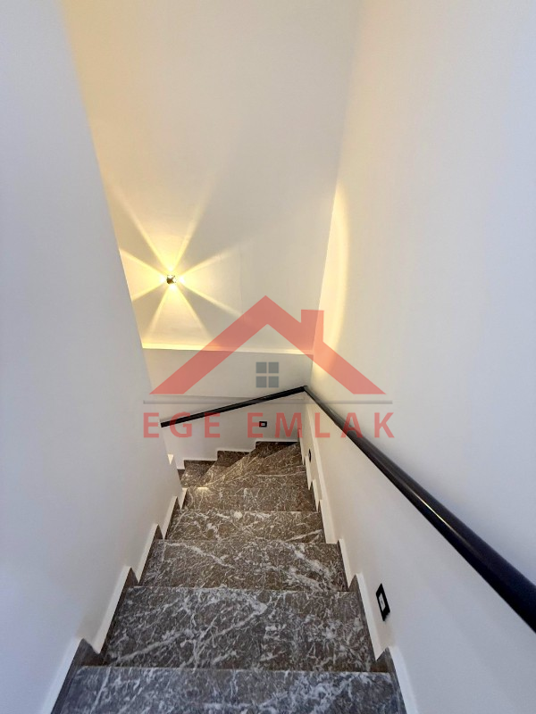 Didim'de Havuzlu Site İçerisinde Satılık 3+1 Dubleks Daire