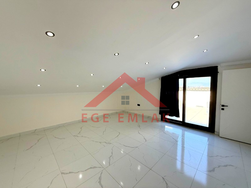 Didim'de Havuzlu Site İçerisinde Satılık 3+1 Dubleks Daire