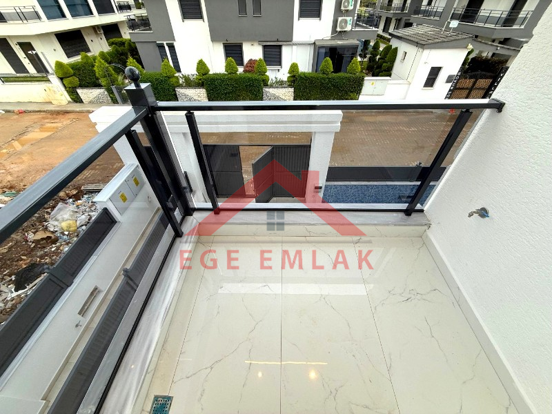 Didim Efeler Mahallesinde Satılık 3+1 Havuzlu Villa