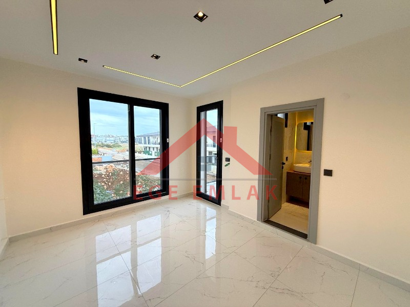Didim Efeler Mahallesinde Satılık 3+1 Havuzlu Villa