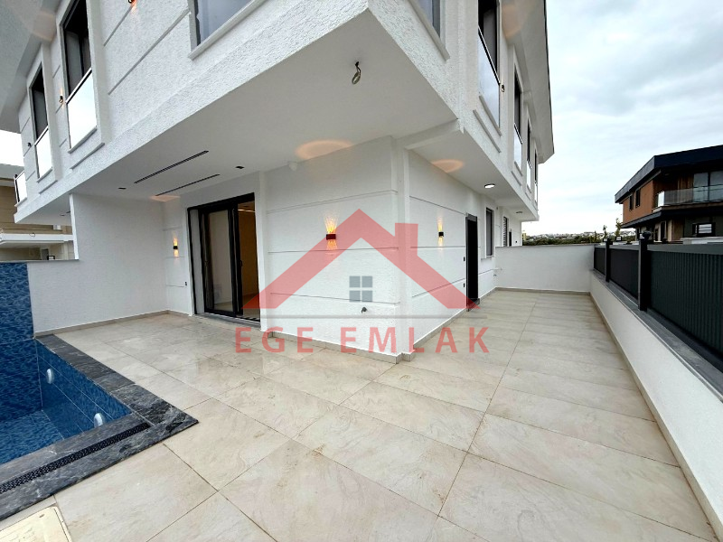 Didim Efeler Mahallesinde Satılık 3+1 Havuzlu Villa