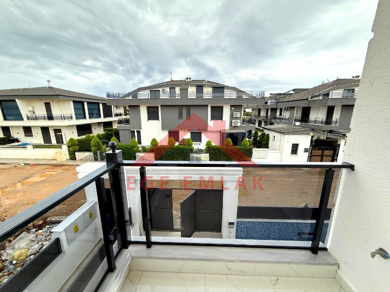 Didim Efeler Mahallesinde Satılık 3+1 Havuzlu Villa