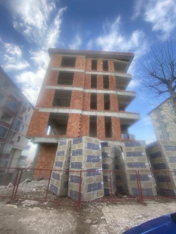 GÜVENAY - ÇORUM BAHÇELİEVLER MAH. BAHAR CADDESİ ÜZERİ 3+1 SATILIK DAİRE 