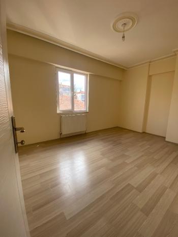 GÜVENAY - ÇORUM BAHÇELİEVLER MAH. YUNUS EMRE OKULU CİVARI 3+1 KİRALIK DAİRE 