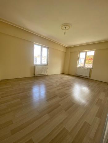 GÜVENAY - ÇORUM BAHÇELİEVLER MAH. YUNUS EMRE OKULU CİVARI 3+1 KİRALIK DAİRE 