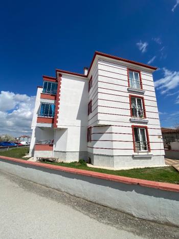 GÜVENAY - ÇORUM BAHÇELİEVLER MAH. YUNUS EMRE OKULU CİVARI 3+1 KİRALIK DAİRE 