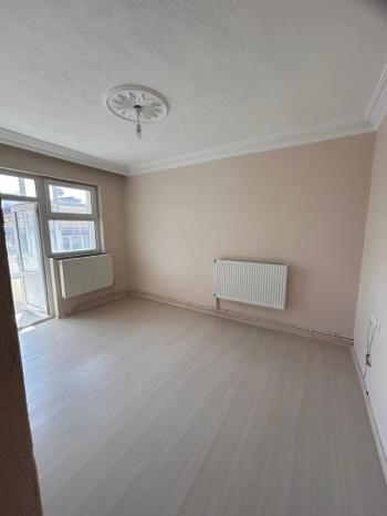 AFYON ÜÇOK EMLAKTAN KANLICA MAHALLESİNDE 3+1  125M² TEMİZ BAKIMLI KİRALIK DAİRE 