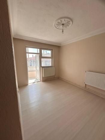 AFYON ÜÇOK EMLAKTAN KANLICA MAHALLESİNDE 3+1  125M² TEMİZ BAKIMLI KİRALIK DAİRE 