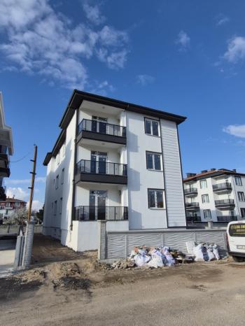 AFYON ÜÇOK EMLAKTAN MAREŞAL F. ÇAKMAK MAH 2+1 80M² SIFIR SATILIK DAİRE 
