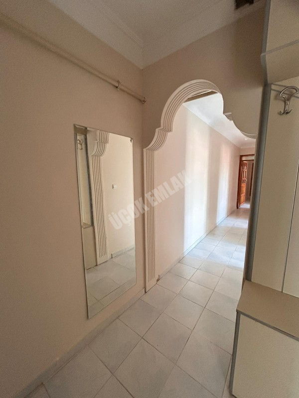 AFYON ÜÇOK EMLAKTAN KANLICA MAHALLESİNDE 3+1  125M² TEMİZ BAKIMLI KİRALIK DAİRE 