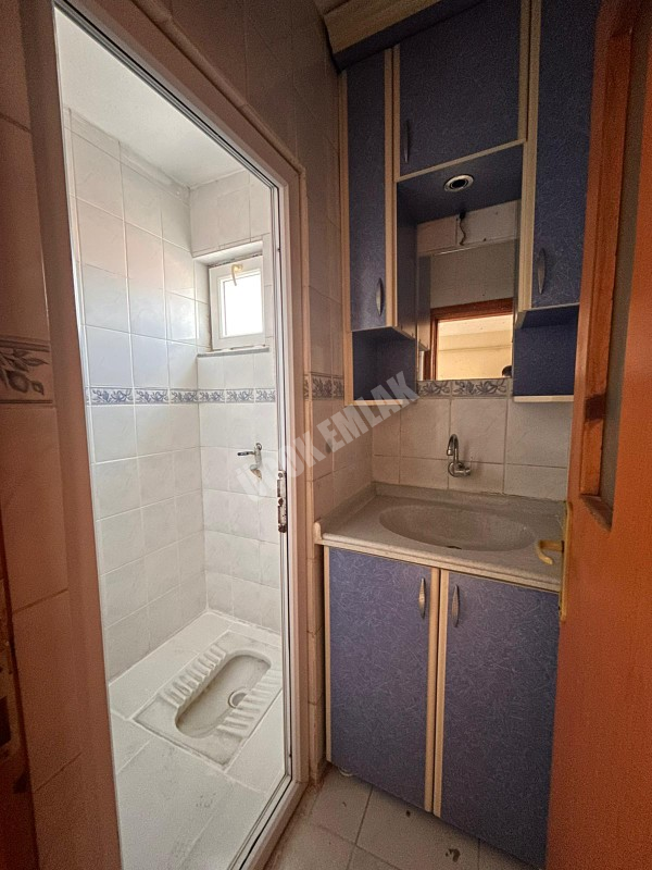 AFYON ÜÇOK EMLAKTAN KANLICA MAHALLESİNDE 3+1  125M² TEMİZ BAKIMLI KİRALIK DAİRE 