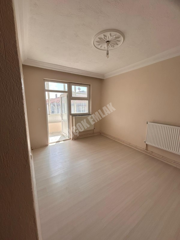 AFYON ÜÇOK EMLAKTAN KANLICA MAHALLESİNDE 3+1  125M² TEMİZ BAKIMLI KİRALIK DAİRE 
