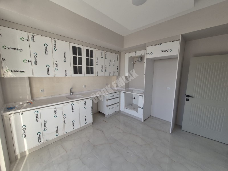 AFYON ÜÇOK EMLAKTAN MAREŞAL F. ÇAKMAK MAH 2+1 80M² SIFIR SATILIK DAİRE 