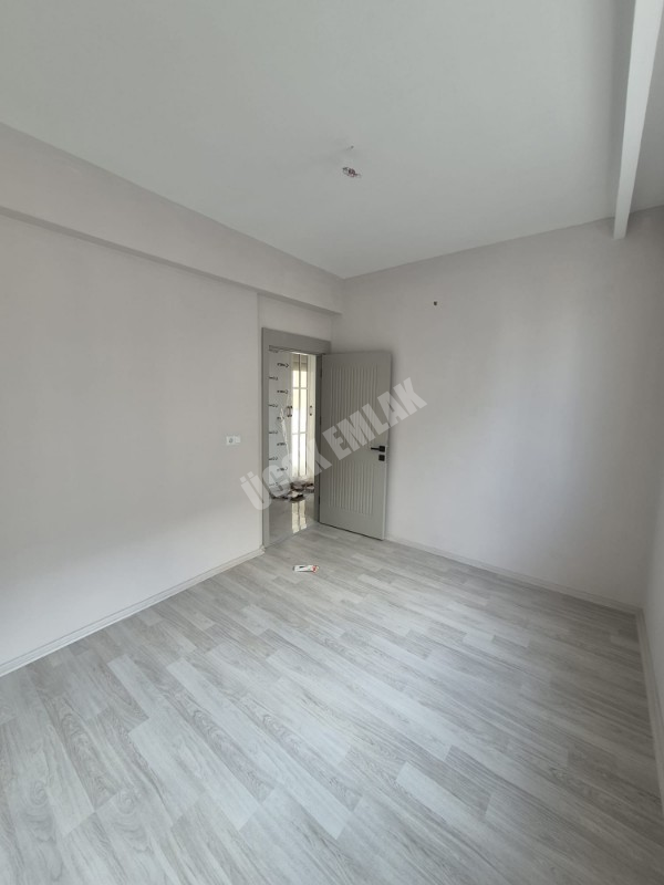 AFYON ÜÇOK EMLAKTAN MAREŞAL F. ÇAKMAK MAH 2+1 80M² SIFIR SATILIK DAİRE 