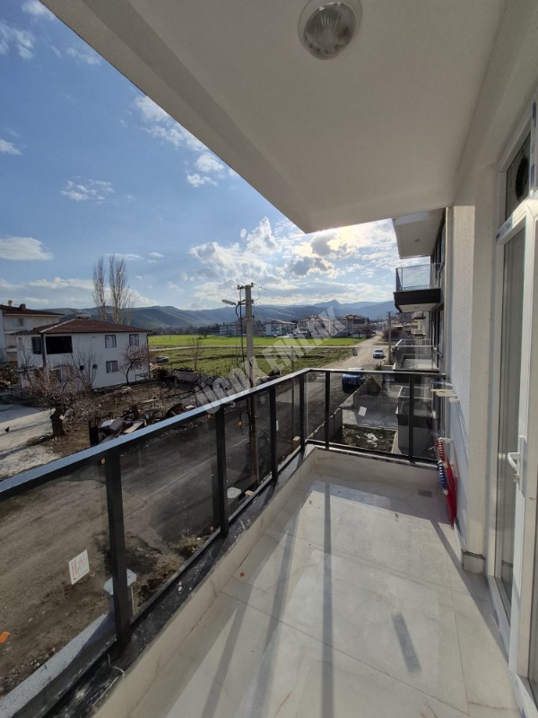 AFYON ÜÇOK EMLAKTAN MAREŞAL F. ÇAKMAK MAH 2+1 80M² SIFIR SATILIK DAİRE 