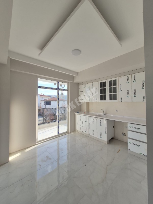 AFYON ÜÇOK EMLAKTAN MAREŞAL F. ÇAKMAK MAH 2+1 80M² SIFIR SATILIK DAİRE 