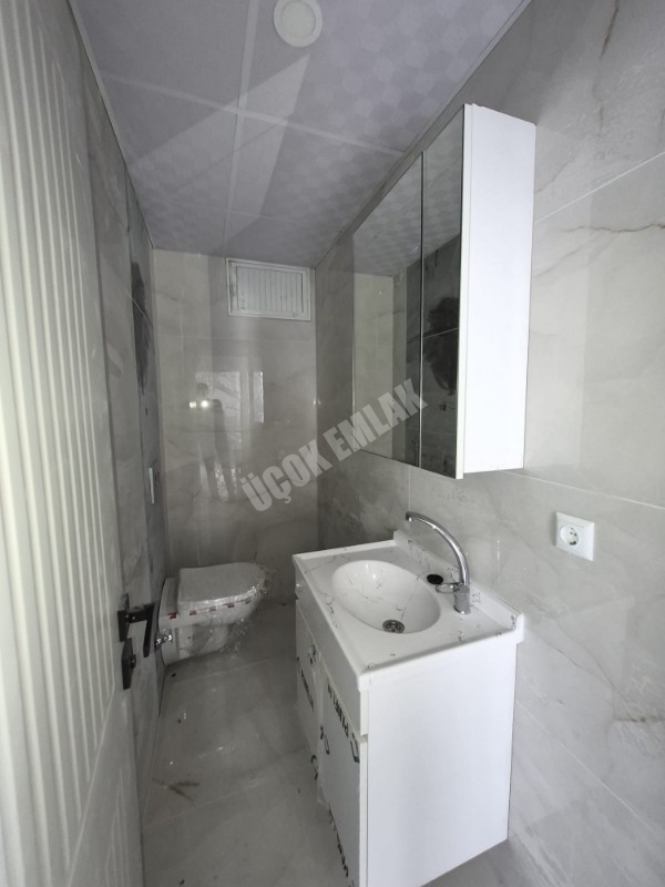 AFYON ÜÇOK EMLAKTAN MAREŞAL F. ÇAKMAK MAH 2+1 80M² SIFIR SATILIK DAİRE 