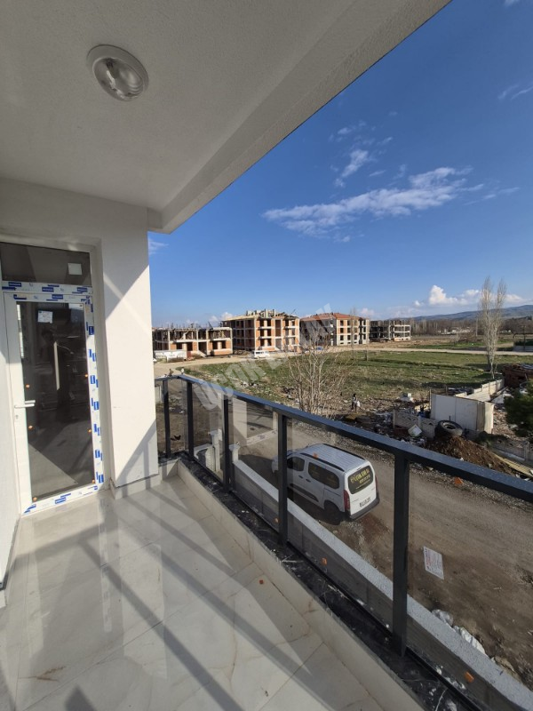 AFYON ÜÇOK EMLAKTAN MAREŞAL F. ÇAKMAK MAH 2+1 80M² SIFIR SATILIK DAİRE 